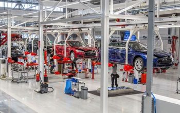 Работа на автозаводе Tesla в Лондоне