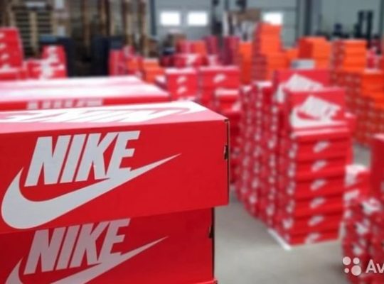 Робота на складі Nike у Лондоні, Великобританія