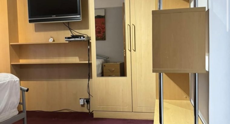 Здається кімната для одної людини