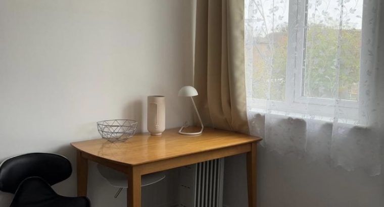 Здається гарна дабл кімната