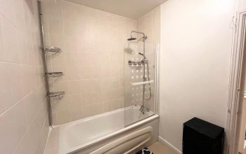 Велика 2-х кімнатна квартира