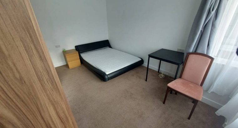 Здається   кімнати