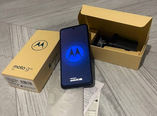 Продам новий телефон moto g54