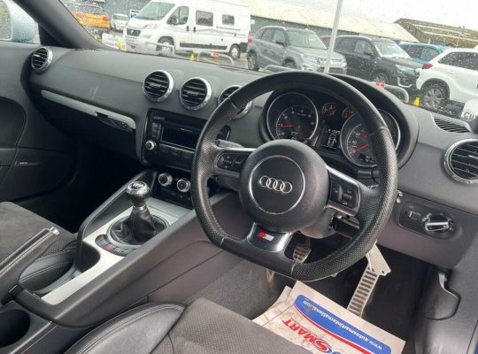 Audi TT Coupe 2.0 TFSI S LINE