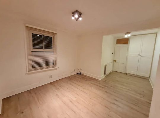 2 bedroom maisonette