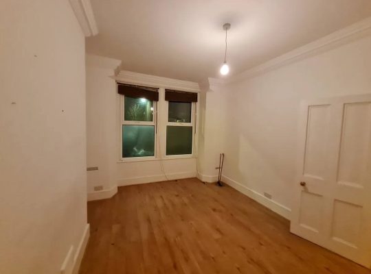 2 bedroom maisonette