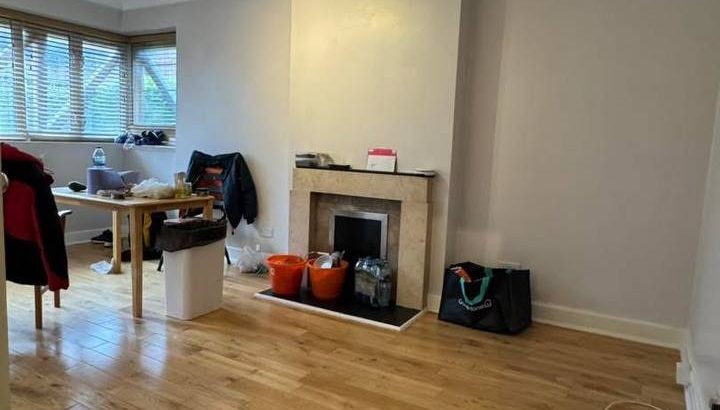 2 bedroom flat with terrace