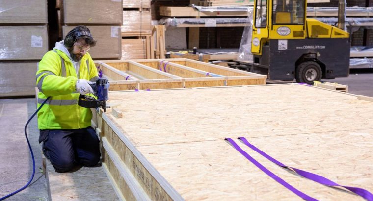 Оператор на виробництво ( робота з деревом)