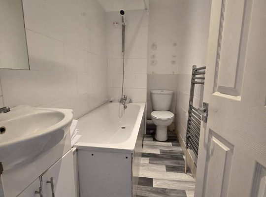 3 bed house with Garden