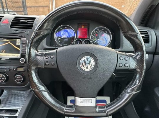 Volkswagen Golf 3.2 V6 R32 DSG 4Motion 5dr