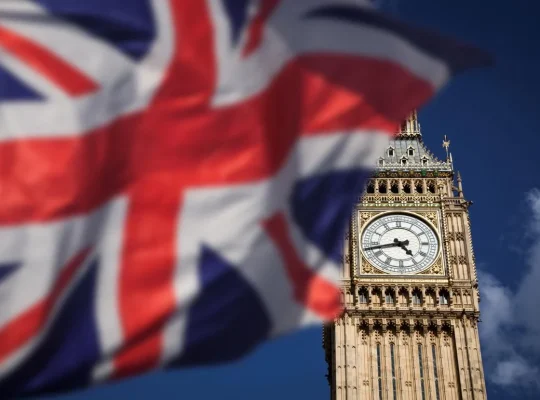 Велика Британія вводить плату за в’їзд: чи торкнеться це українців