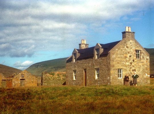 На найвіддаленішому населеному острові Великої Британії проживає лише 30 осіб: чим ще він особливий