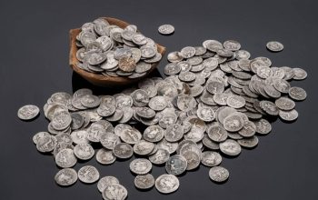 В Англії знайшли понад 1300 монет, похованих за часів правління імператора Нерона