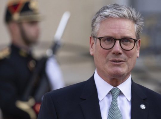 Прем’єр Британії підтвердив готовність за потреби розмістити миротворців в Україні