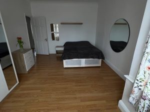 Здається double room