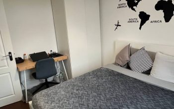 Здається double room