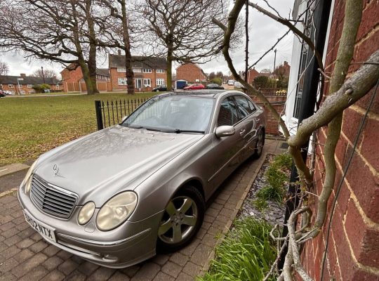 В продажі Mercedes-Benz E240