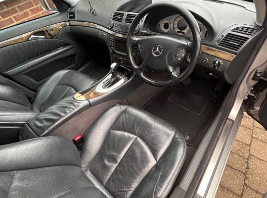 В продажі Mercedes-Benz E240