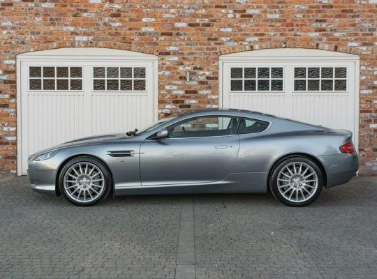 Aston Martin DB9