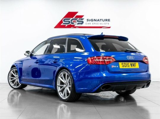 Audi RS4 Avant 4.2 FSI V8 S Tronic quattro