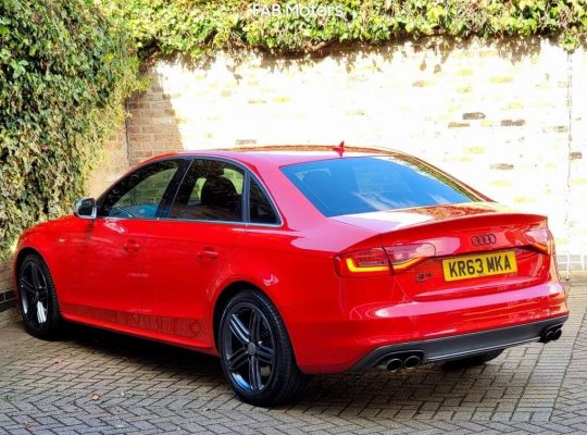 Audi S4 3.0 TFSI V6 S Tronic quattro