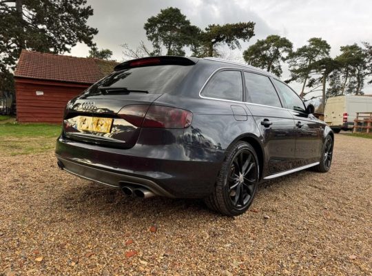 Audi S4 Avant 3.0 TFSI V6 S Tronic quattro