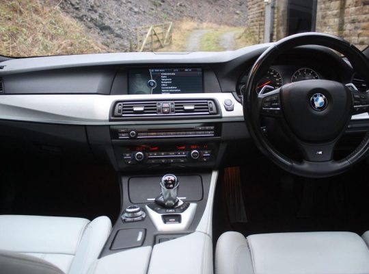 BMW M5 4.4