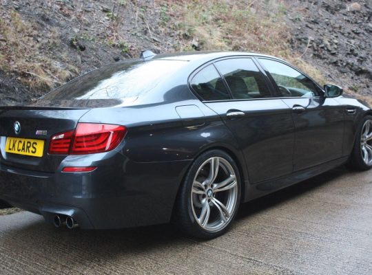 BMW M5 4.4