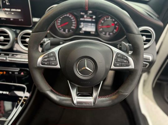 Mercedes-Benz C-Class 4.0 C63 V8 BiTurbo AMG S