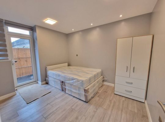 2 bedroom flat