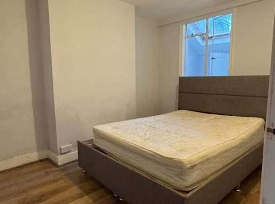 2 bedroom flat with garden 🇬🇧