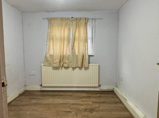 2 bedroom flat with garden 🇬🇧