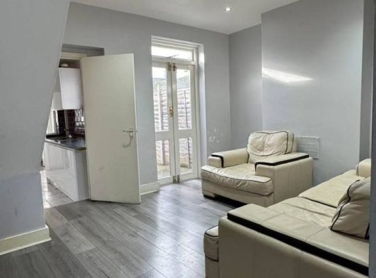 3 bed house with garden 🇬🇧