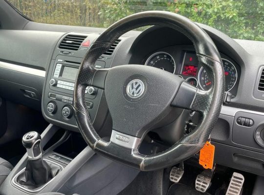 Volkswagen Golf 2.0 TFSI