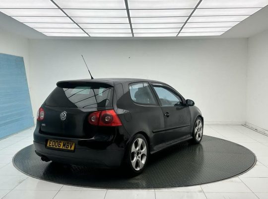 Volkswagen Golf 2.0 TFSI GTI Hatchback