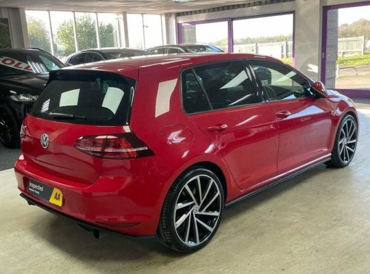 Volkswagen Golf 2.0 TSI