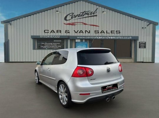 Volkswagen Golf 3.2 R32