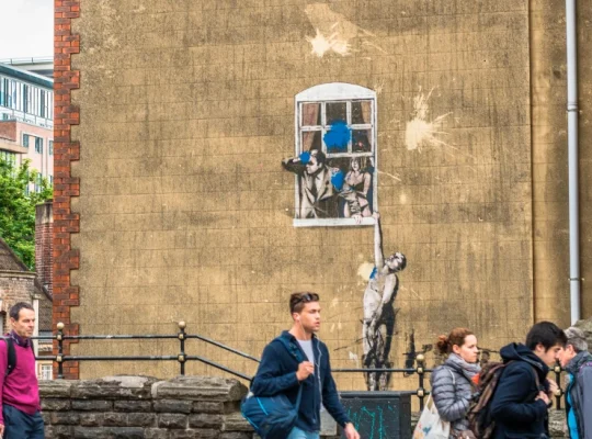 Бенксі боротиметься з компанією з виробництва листівок за контроль над своєю торговою маркою