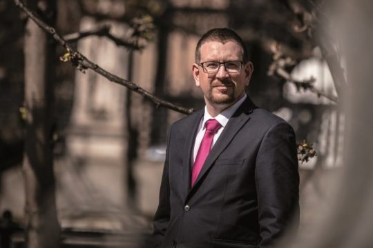 У Британії звільнили міністра охорони здоров’я через неетичні коментарі у WhatsApp