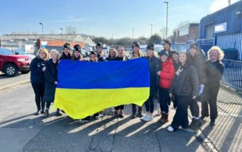 Група жінок-волонтерок вирушила з Лондона, щоб доставити гумдопомогу в Україну