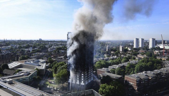 Британський уряд вирішив знести башту Grenfell, пожежа в якій забрала 72 життя