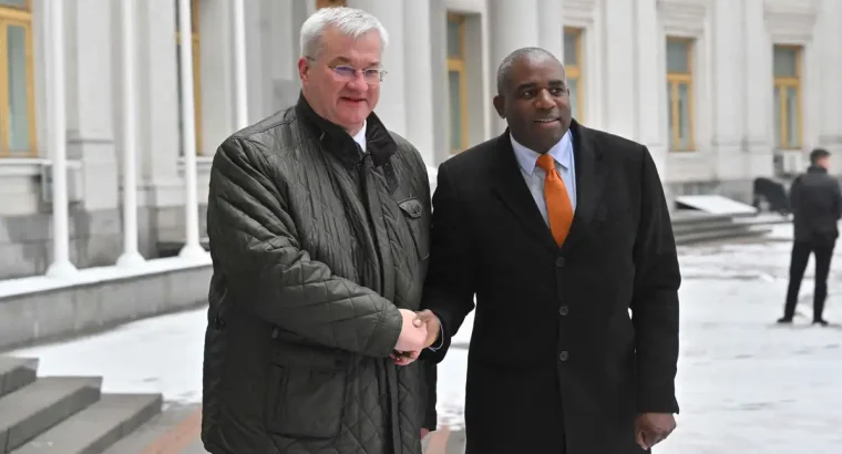 Очільник МЗС Великобританії прибув у Київ з новою допомогою