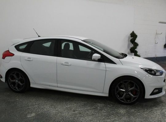 Ford Focus 2.0 T EcoBoost ST-3