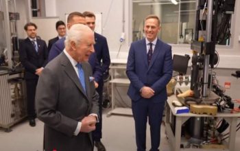 Король Великої Британії Чарльз ІІІ поспілкувався з хірургом реабілітаційного центру Unbroken