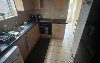 3 bed house with separate living room