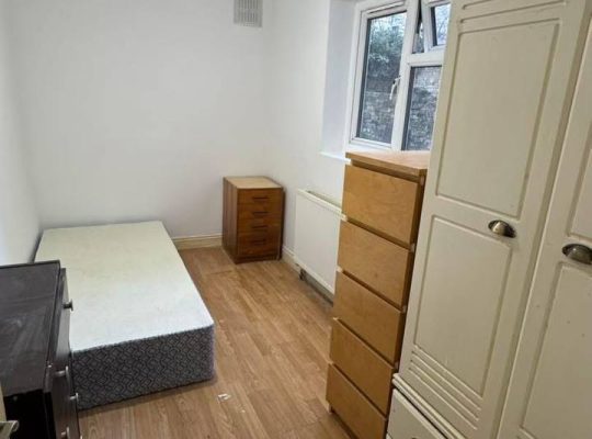 3 Bed flat with garden 🇬🇧