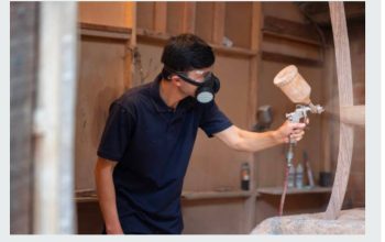 Лакувальник меблів