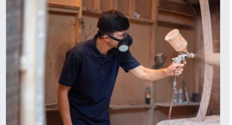 Лакувальник меблів