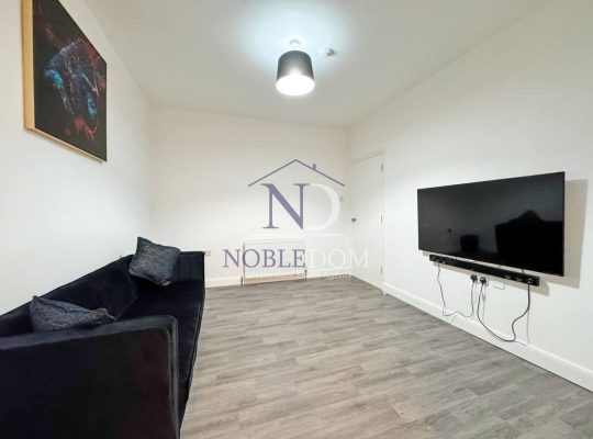 4 Bedroom End of Terrace House