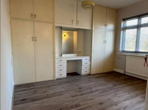 4 bed house with garden